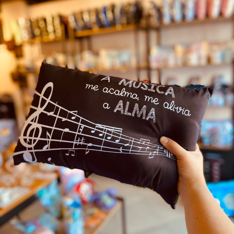 A música me acalma, me alivia a alma