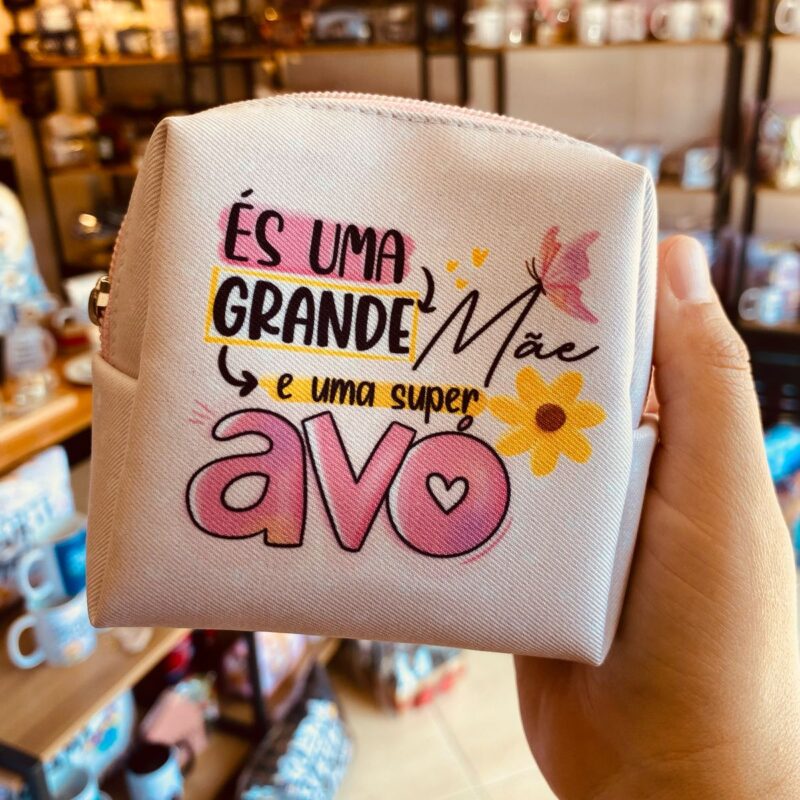 Nec: És uma grande mãe e uma super avó. Variável