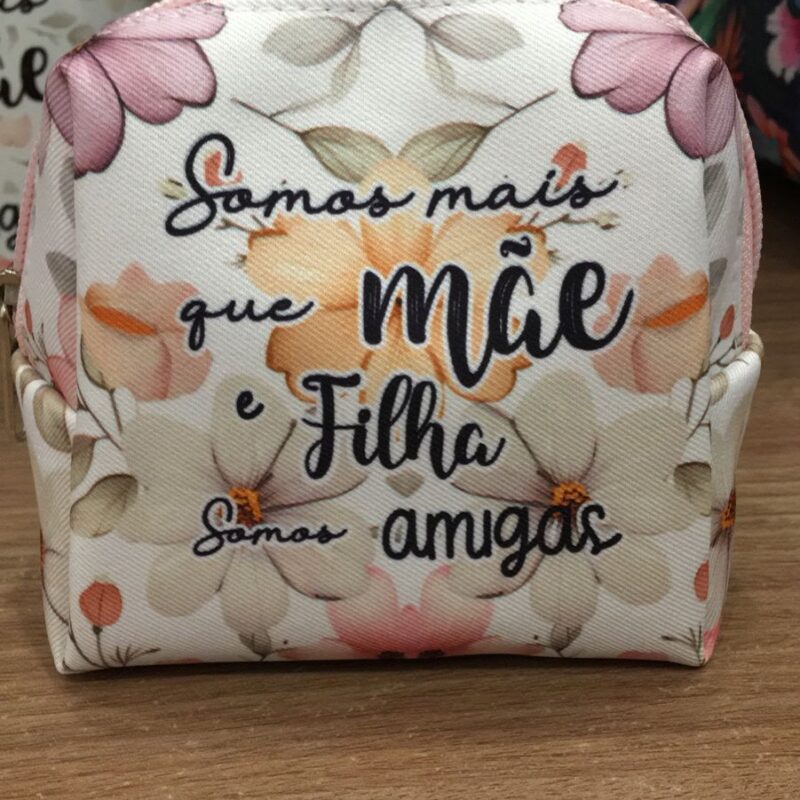 Nec: Somos mais que mãe e filha, somos amigas! Variável