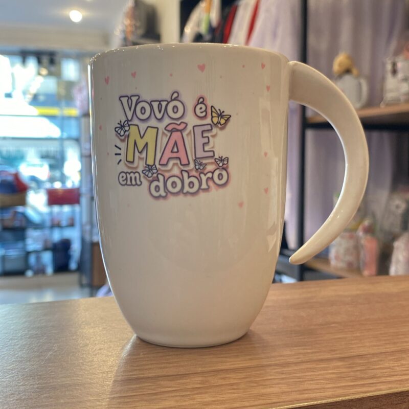 Can Alça Meia Lua: Vovó é mãe em dobro.