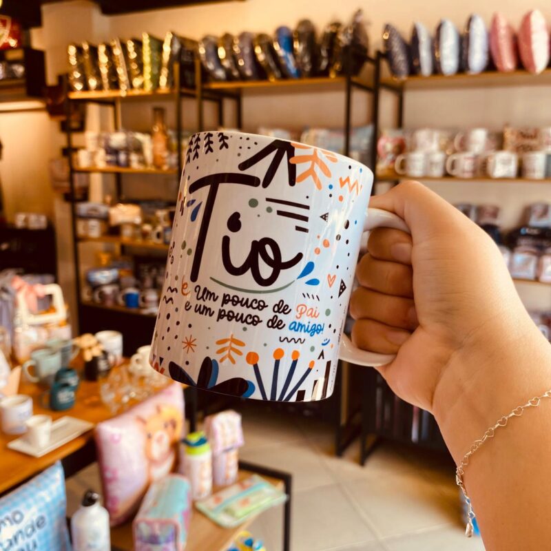 Can: Tio um pouco pai, um pouco amigo
