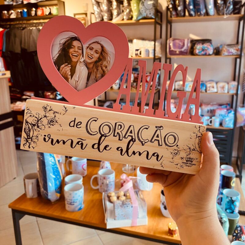 Porta Retrato: madeirinha e coração rosa