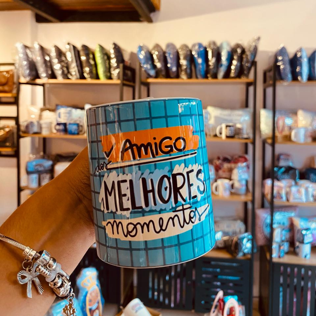 Caneca “Amigo dos Melhores Momentos”