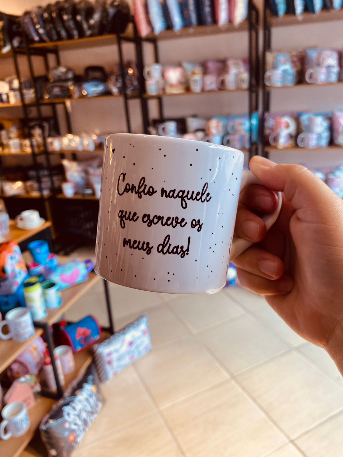 Caneca “Confio naquele que escreveu os meus dias”