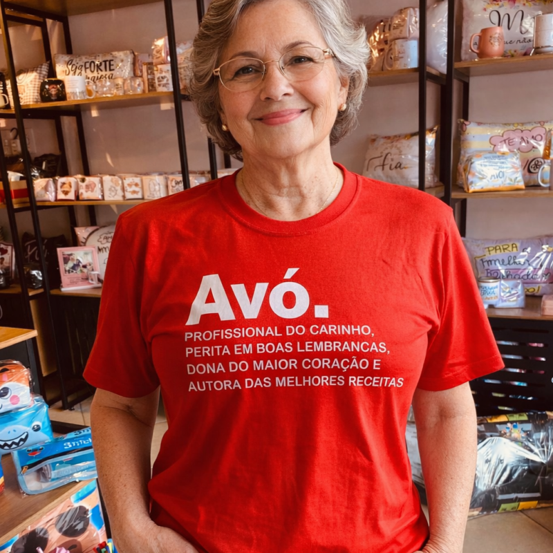 Cam Vermelha: Avó. profissional do carinho, perita em boas lembranças, dona do maior coraçao e outrora das melhores receitas. Variável