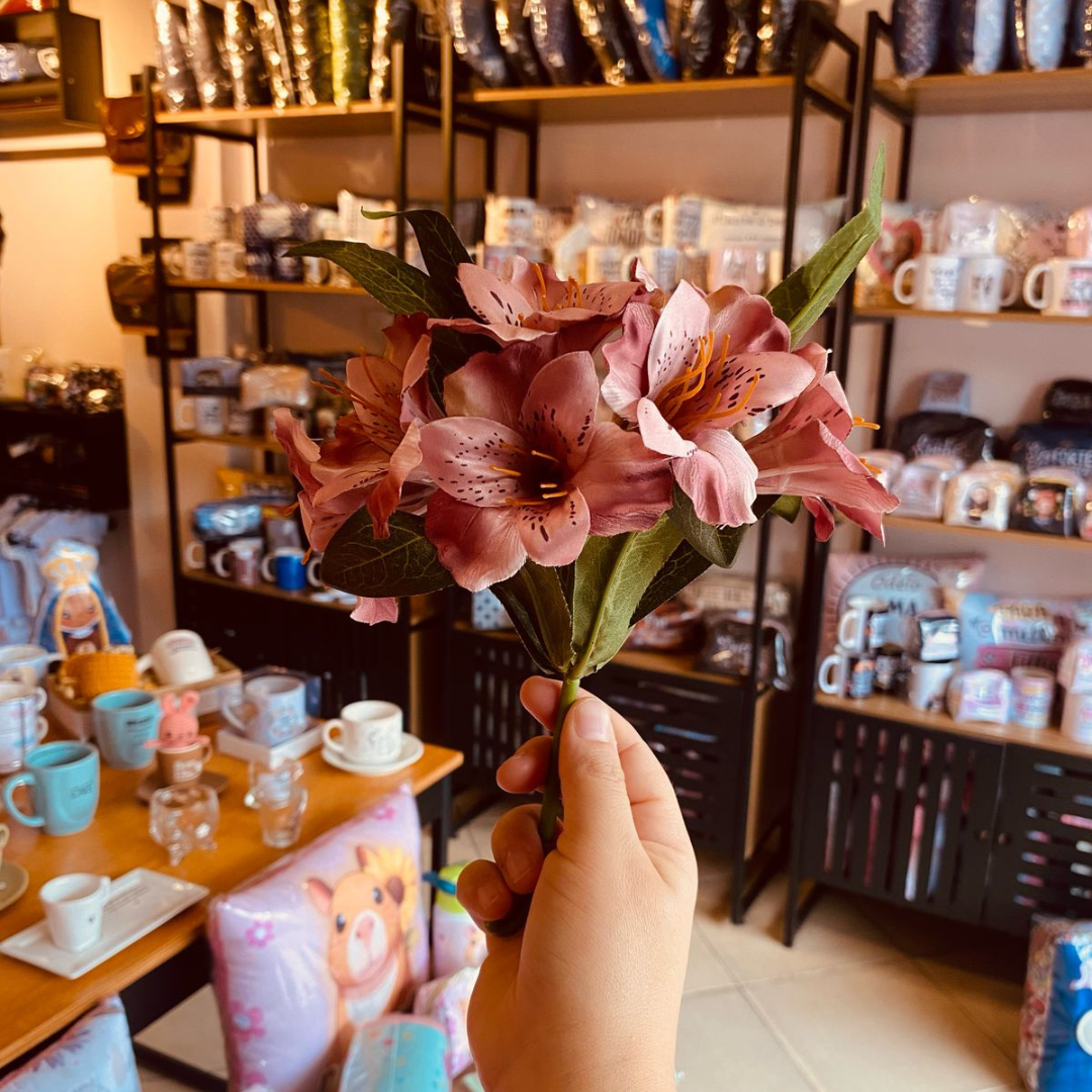 Post Instagram Como Limpar Semijoias com Foto Minimalista Bege (35)