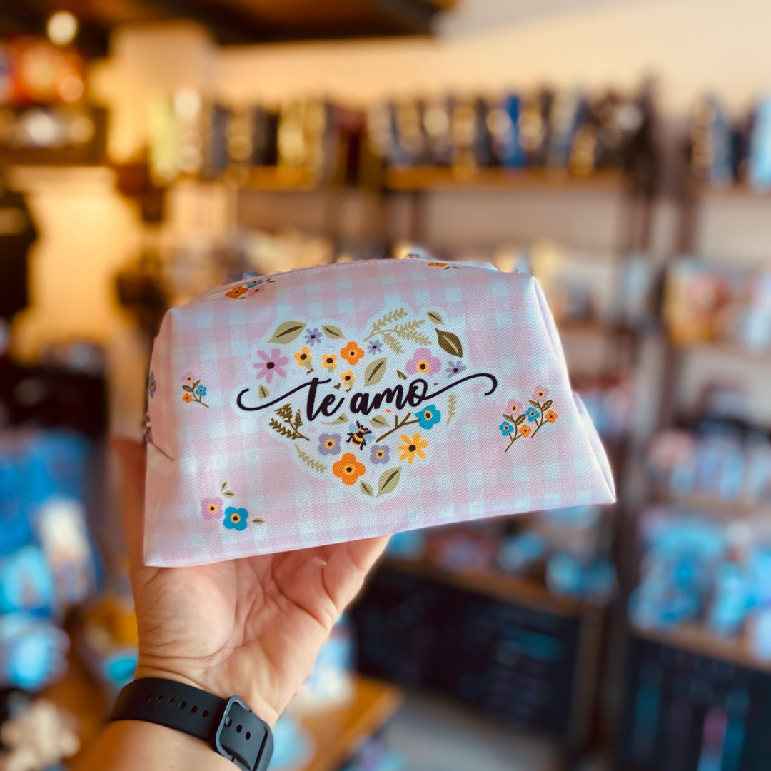 Necessaire Trapézio “Te amo”