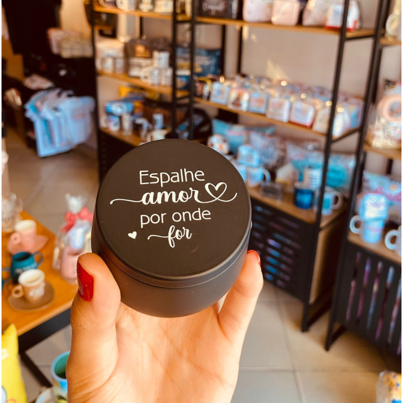 Vela Aromática Pote Metal Espalhe Amor Por Onde For