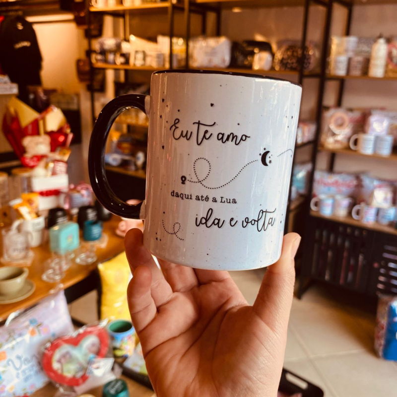 Caneca Porcelana  Eu te amo daqui até a lua ida e volta
