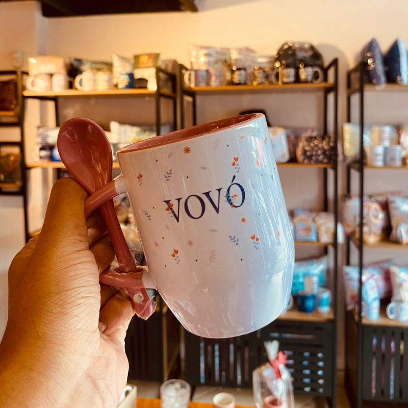 Caneca Com Colher: Vovó  é ser mãe com mais calma e carinho