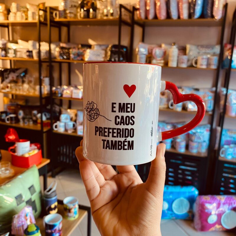 Caneca Porcelana alça Coração Você é meu ponto de paz e meu caos preferido também!