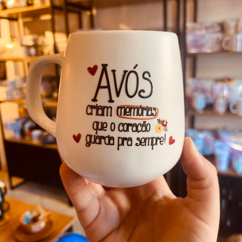 Caneca de Cerâmica Avós criam memórias que o coração guarda para sempre !