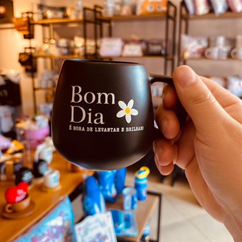 Caneca de Cerâmica "Bom dia, é hora de levantar e brilhar"