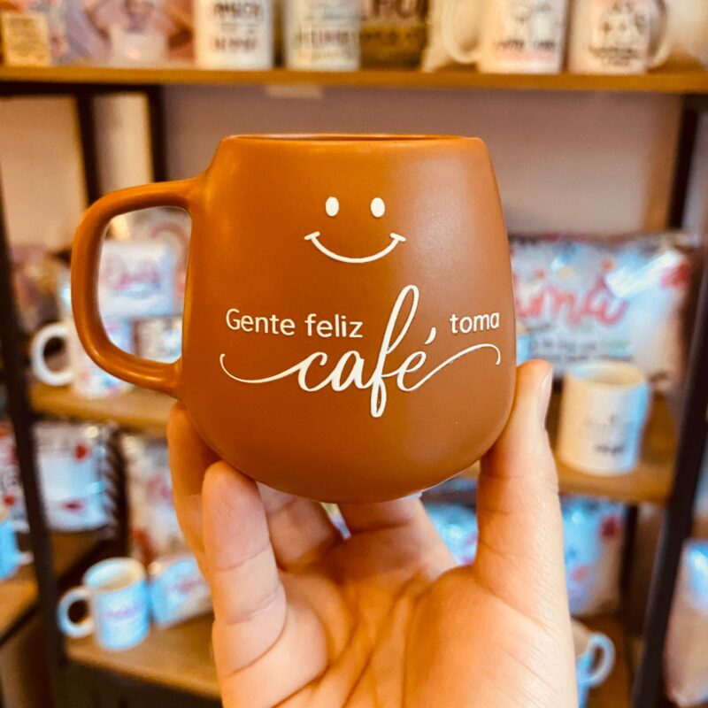 Caneca Cerâmica Gente feliz toma café!