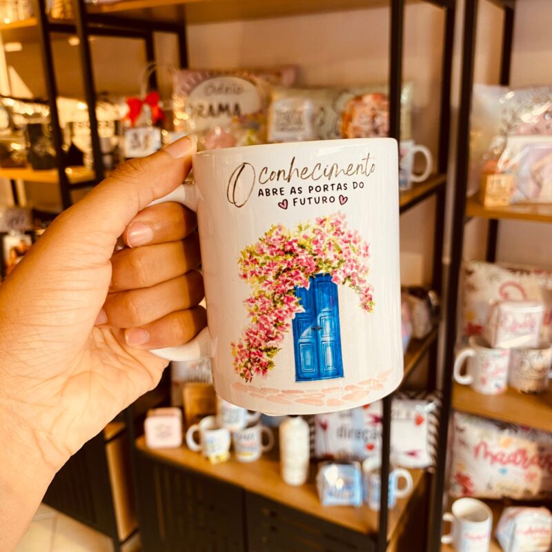 Caneca Porcelana O conhecimento abre as portas do futuro!