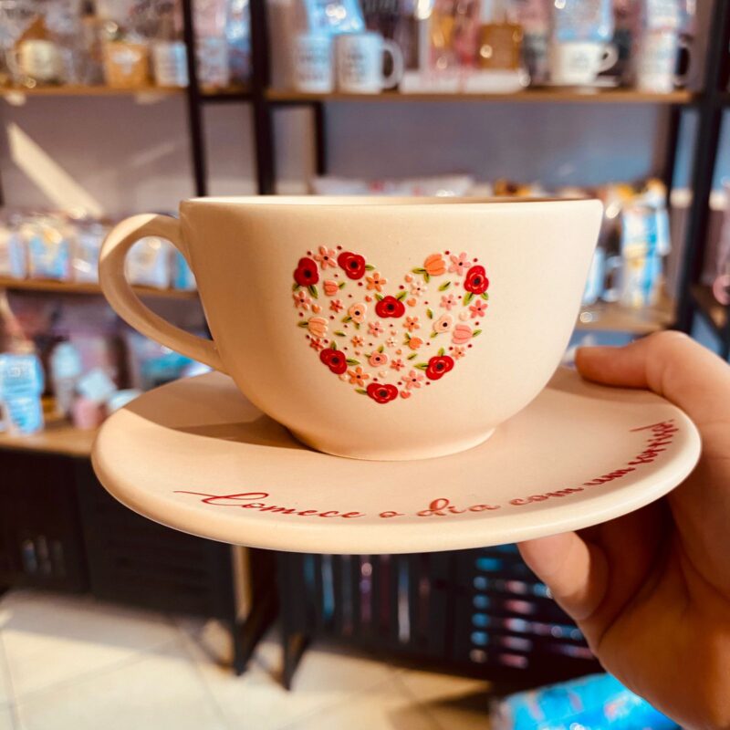 Xícara Cerâmica com Pires comece o dia com um sorriso!