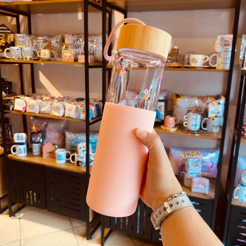 Garrafa de Vidro com Base de Silicone e Tampa de Bambu