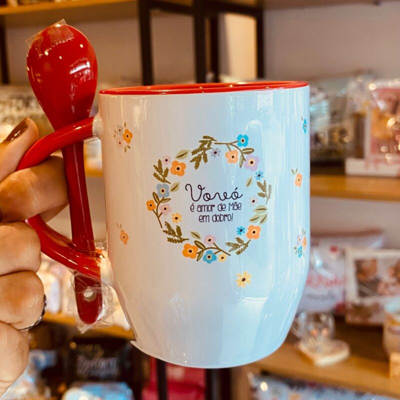 Caneca Porcelana Vovó é amor de mãe em dobro!