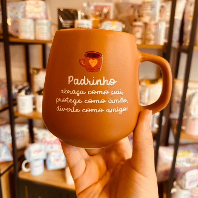 Caneca de Cerâmica Padrinho abraça como...